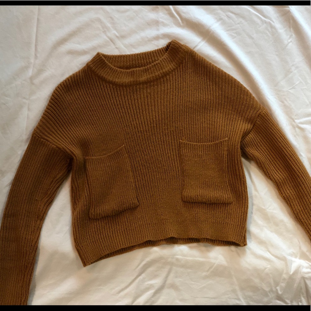 Brown two pocket sweater
